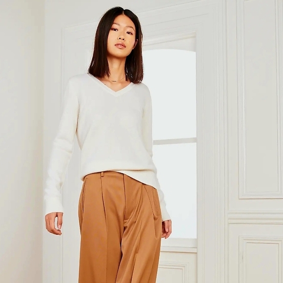 Quince Mongolian Cashmere V-Neck Sweater - Picture 8 of 8